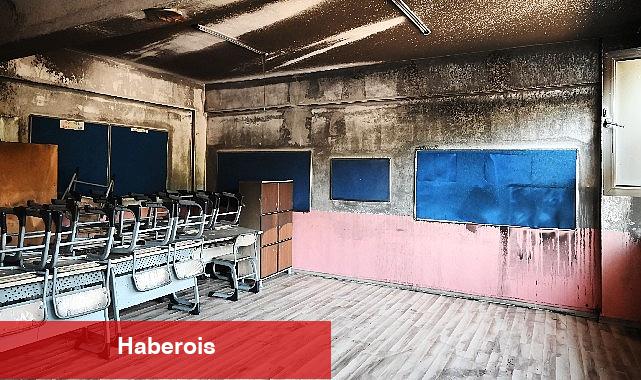 Yangında hasar gören sınıfta temizlik çalışması - Haberois Yangında hasar gören sınıfta temizlik çalışması