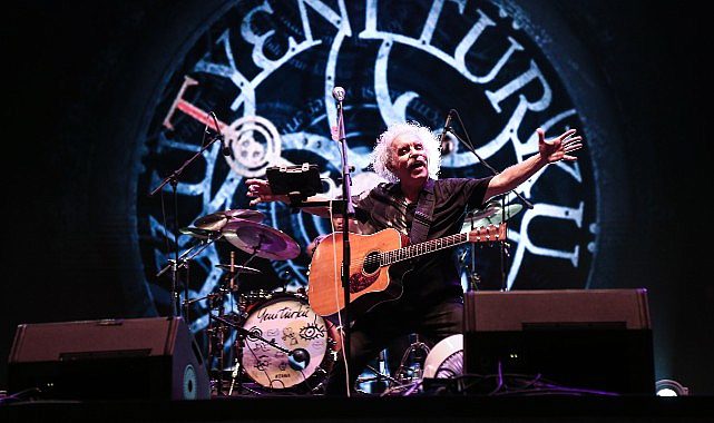 Yeni Türkü'den Festival Tadında Konser - Haberois Yeni Türkü'den Festival Tadında Konser