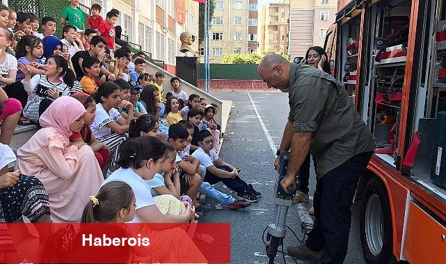 ZAK 1.200 Öğrenciye Afet Bilinçlendirme Eğitimi Verdi - Haberois ZAK 1.200 Öğrenciye Afet Bilinçlendirme Eğitimi Verdi