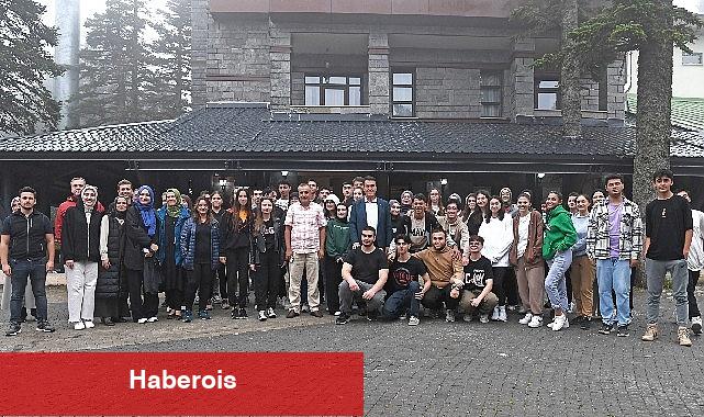 Başkan Dündar Uludağ'da öğrencilerle kampa katıldı
