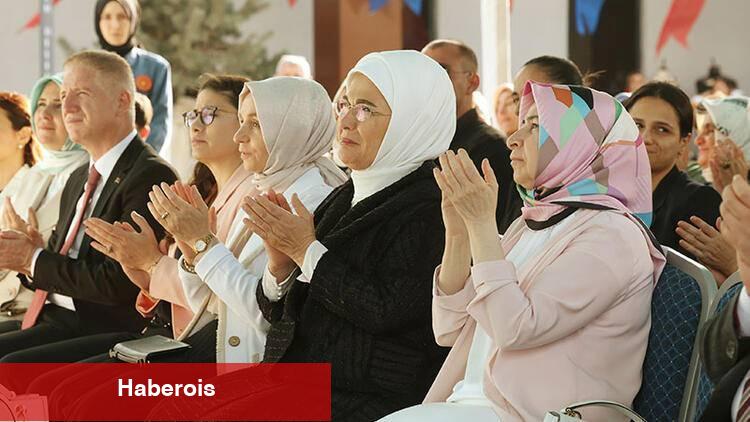 Emine Erdoğan Şule Yüksel Şenler Konağı'nın açılışına katıldı