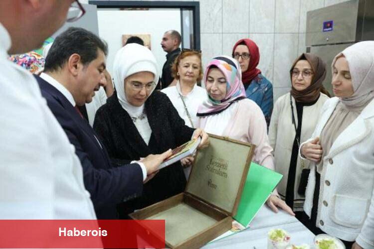 Emine Erdoğan Şule Yüksel Şenler Konağı'nın açılışına katıldı
