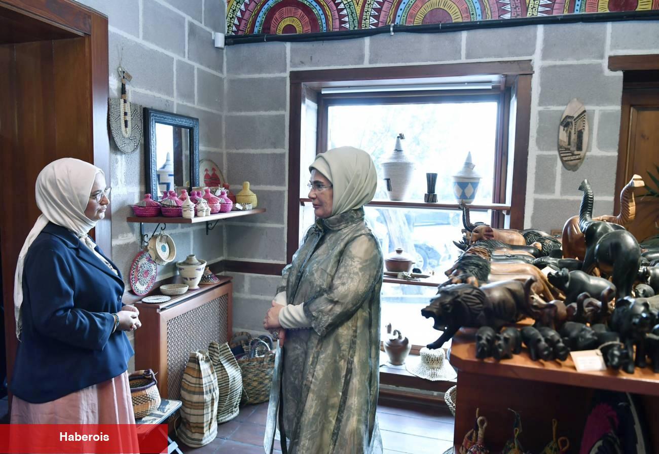 Emine Erdoğan'dan hayırseverlere davet: "Tüm hayırseverlerimizi Afrika Kültür Evi’ne..."