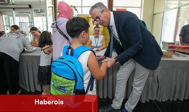 Gaziemir Belediyesi'nden bin 746 öğrenciye okul çantası - Haberois Gaziemir Belediyesi'nden bin 746 öğrenciye okul çantası