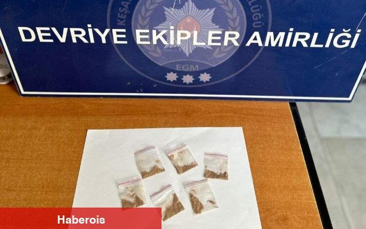 Keşan'da şüpheli 2 şahıs uyuşturucu maddelerle yakalandı - Haberois Keşan'da şüpheli 2 şahıs uyuşturucu maddelerle yakalandı