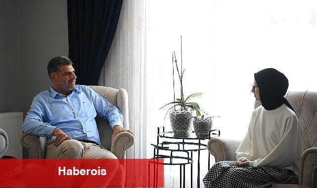 LGS birincisi Bayraklı'ya Kocaman'dan ziyaret - Haberois LGS birincisi Bayraklı'ya Kocaman'dan ziyaret
