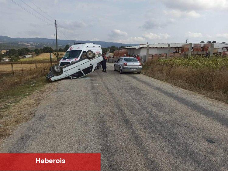 Pazaryeri'nde otomobil devrildi: 2 yaralı!
