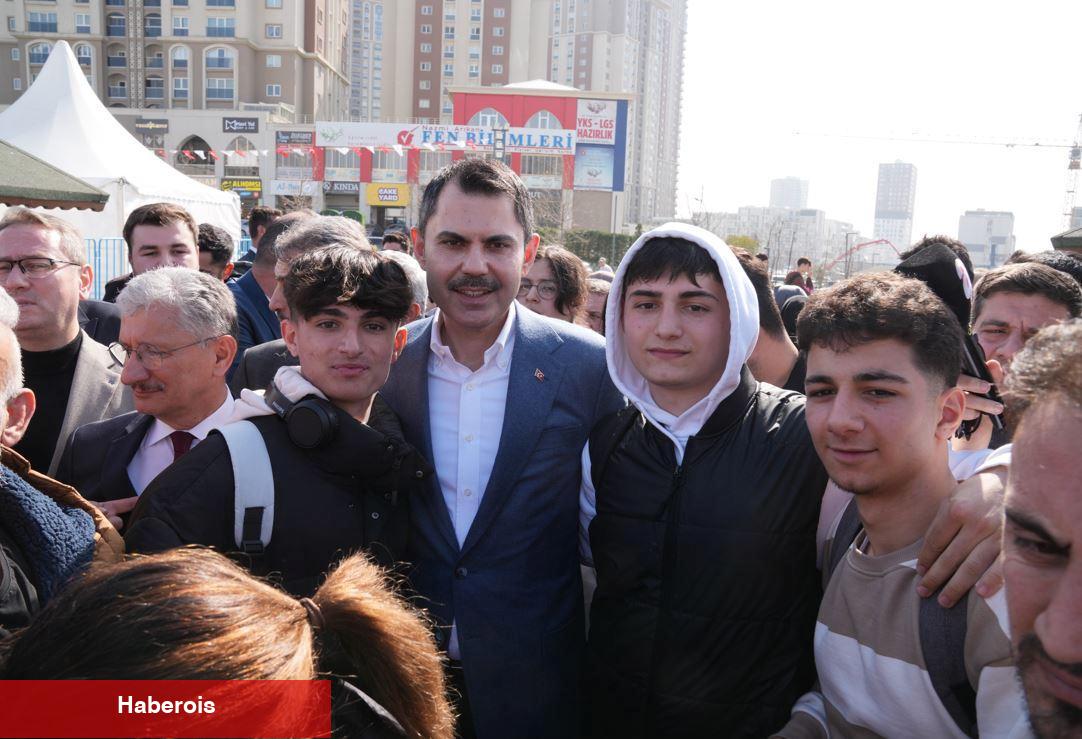 Başakşehir'de Murat Kurum rüzgarı! Sinan Akçıl'la sahnede bir ortaya geldi