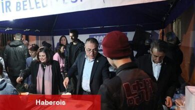 Aydın Büyükşehir Belediye Başkanı Özlem Çerçioğlu, Efeler ilçesinin Kemer Mahallesi'nde vatandaşlarla iftarda buluştu
