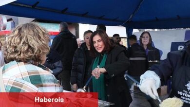 Aydın Büyükşehir Belediyesi tarafından Aydın'ın çeşitli noktalarında kurulan iftar sofraları binlerce Aydınlıyı ağırlamaya, Ramazanın bereketini paylaştırmaya devam ediyor.