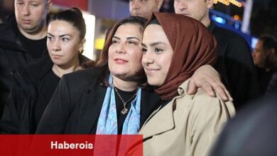 Aydın Büyükşehir Belediyesi tarafından Aydın'ın çeşitli noktalarında kurulan iftar sofraları binlerce Aydınlıyı ağırlamaya, Ramazanın bereketini paylaştırmaya devam ediyor
