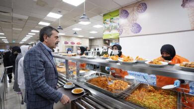 Bakan Yusuf Tekin, Öğrencilerle Yemek Sırasına Girdi !