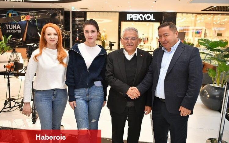 Başkan Büyükkılıç’a “AVM” ziyaretinde gençlerden yoğun ilgi - Haberois Başkan Büyükkılıç’a “AVM” ziyaretinde gençlerden yoğun ilgi