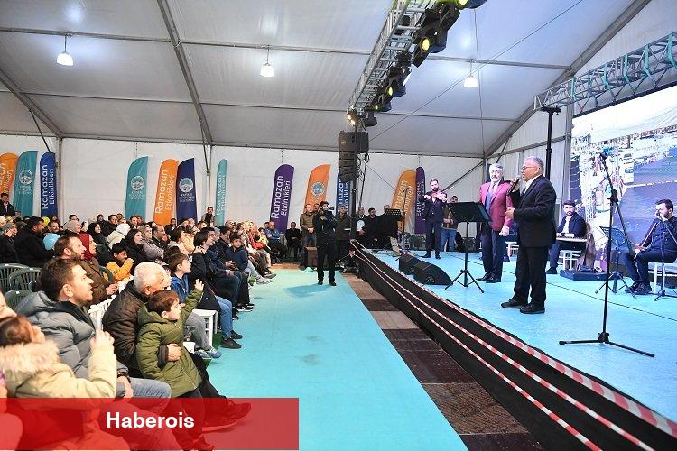 Başkan Büyükkılıç’tan “uzun İnce Bir Yoldayım” performansı