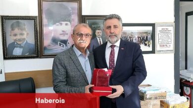 Başkan Sandal'dan 24 muhtara teşekkür plaketi