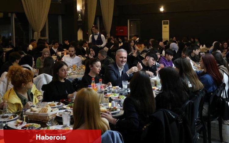 Başkan Taban gençlerle iftarda buluştu - Haberois Başkan Taban gençlerle iftarda buluştu