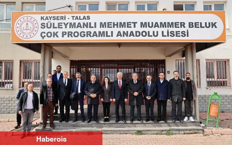 Başkan Yalçın öğrencilerin tiyatro gösterisini izledi - Haberois Başkan Yalçın öğrencilerin tiyatro gösterisini izledi
