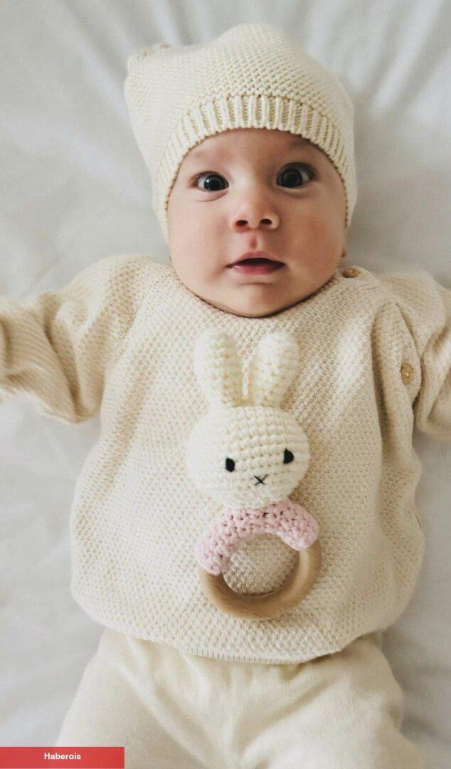 Beklenen an geldi ve Aslı Enver, kızı Elay’ı birinci defa gösterdi! Babasının birebiri