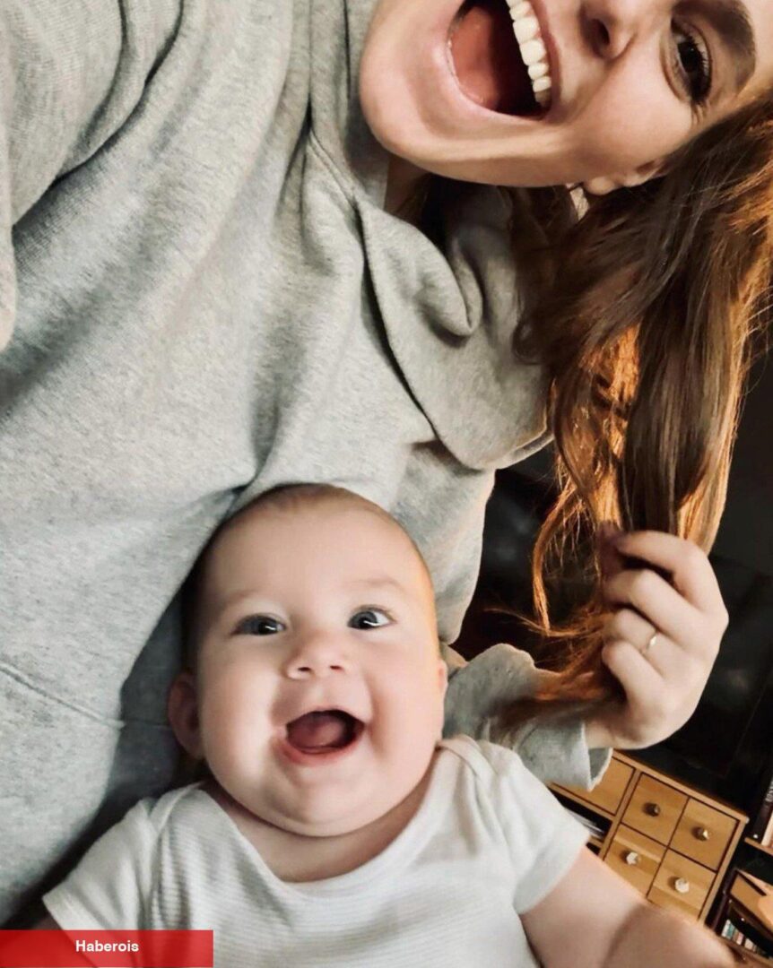Beklenen an geldi ve Aslı Enver, kızı Elay’ı birinci defa gösterdi! Babasının birebiri