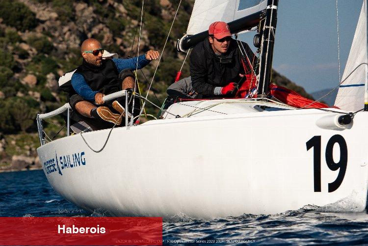 Bodrum'da yelkenler kış serisi için şişti