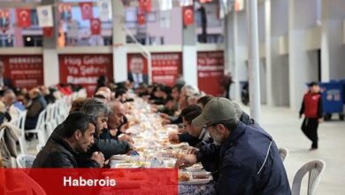 Büyükşehir Belediyesi Atatürk Spor Salonu'nda iftar sofrası kurdu