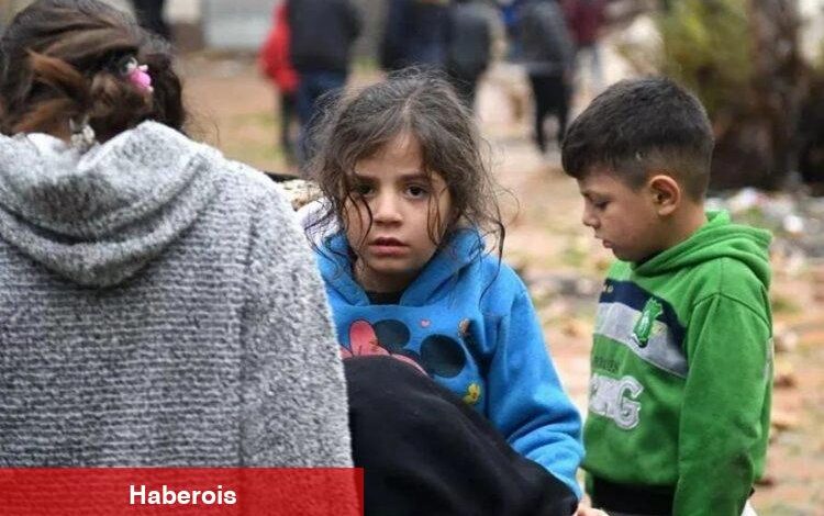 Depremzedelere önemli uyarı: Çocuklara ne hissettiğinizi gösterin