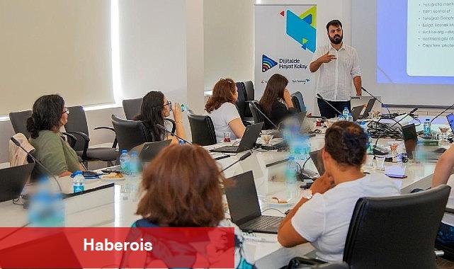 'Dijitalde Hayat Kolay' projesi yeni döneminde de kadınları dijital dünyaya hazırlıyor - Haberois 'Dijitalde Hayat Kolay' projesi yeni döneminde de kadınları dijital dünyaya hazırlıyor