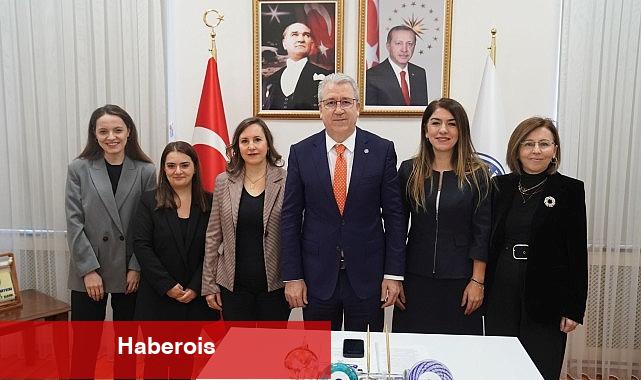 Egeli akademisyenler kadına yönelik şiddet konusunda sağlık profesyonellerini eğitecek - Haberois Egeli akademisyenler kadına yönelik şiddet konusunda sağlık profesyonellerini eğitecek