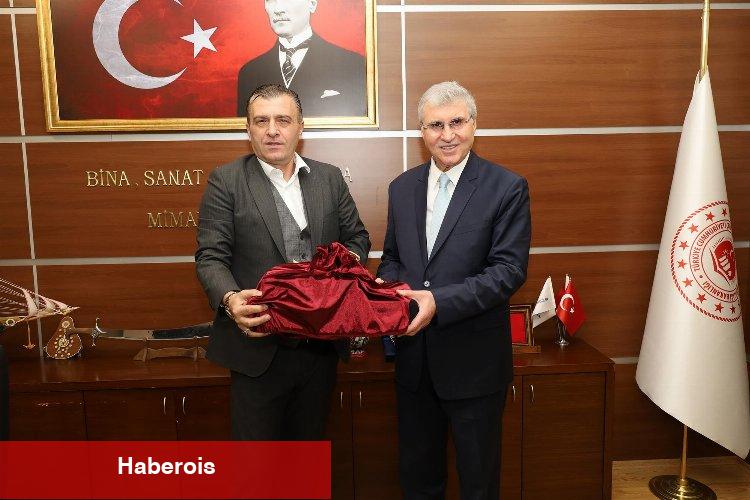 Ekrem Yüce: "Baki kalan, kubbede hoş bir sada imiş"