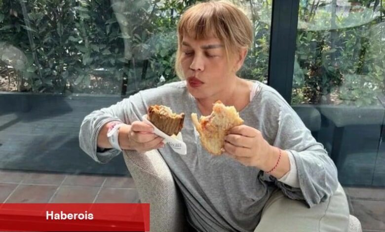 Emel Müftüoğlu Minik Serçe’nin tost keyfini paylaştı: Yiyerek zayıflama metotlarını öğretiyor - Haberois Emel Müftüoğlu Minik Serçe’nin tost keyfini paylaştı: Yiyerek zayıflama metotlarını öğretiyor