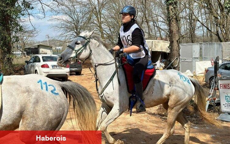 En dayanıklı atlar 120 km’lik parkurda yarıştı - Haberois En dayanıklı atlar 120 km’lik parkurda yarıştı