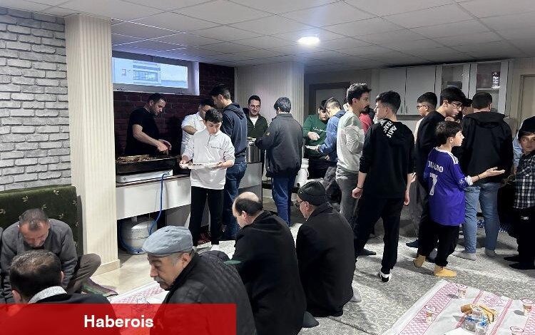 Erkilet’te gençler iftarda buluştu - Haberois Erkilet’te gençler iftarda buluştu