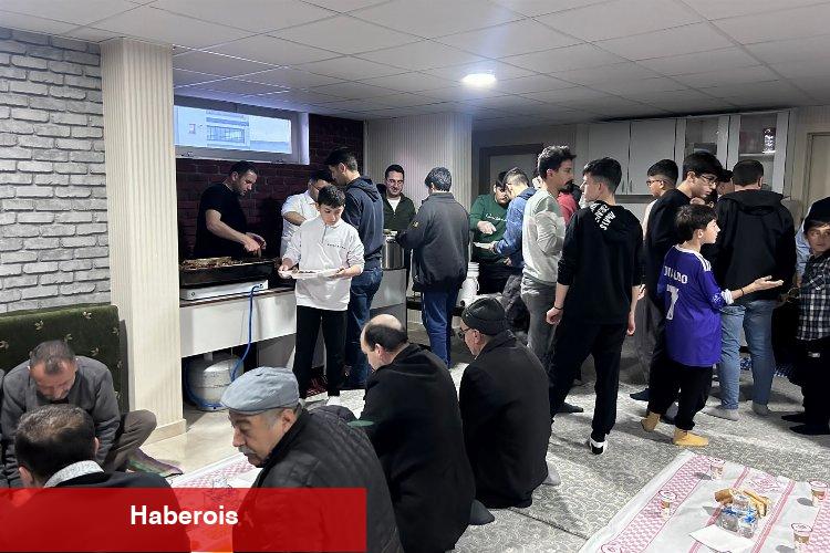 Erkilet’te gençler iftarda buluştu