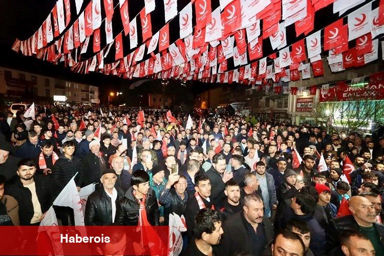 Fatih Erbakan Tokat'ta Yüksek Kahve'de vatandaşlara seslendi
