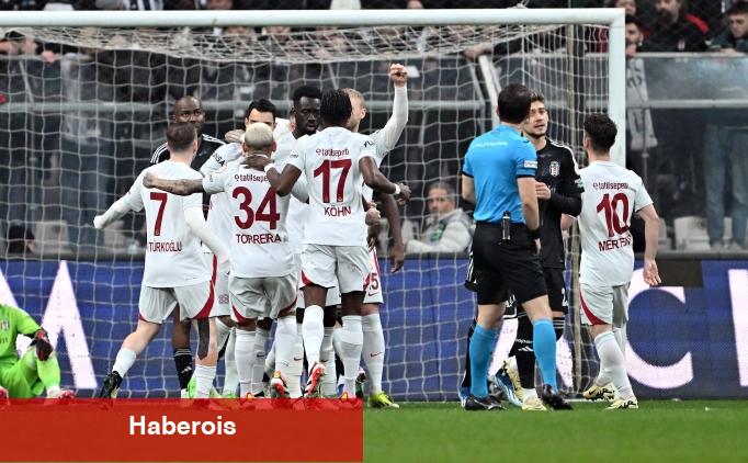 Galatasaray'dan derbide tarihi gol! - Haberois Galatasaray'dan derbide tarihi gol!