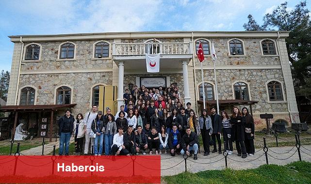 Gaziemirli gençler Çanakkale'de tarihin izini sürdü - Haberois Gaziemirli gençler Çanakkale'de tarihin izini sürdü