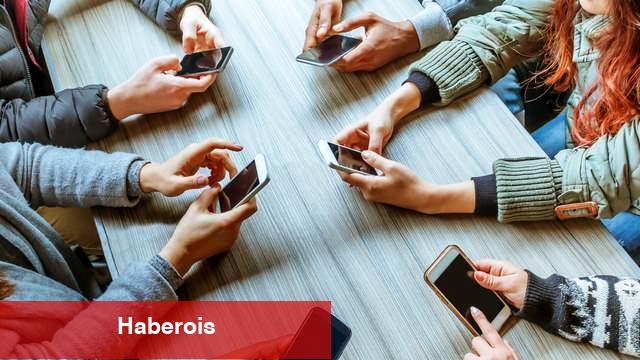 Gece geç saatlere kadar telefon kullananlar dikkat! Bu sendroma yakalanmış olabilirsiniz