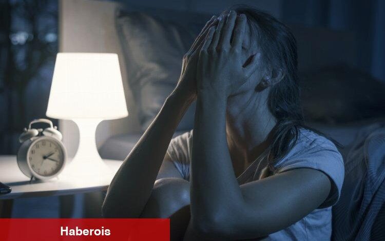 Gece terleyerek uyanıyorsanız dikkat! Gece terlemesine 5 önlem! - Haberois Gece terleyerek uyanıyorsanız dikkat! Gece terlemesine 5 önlem!
