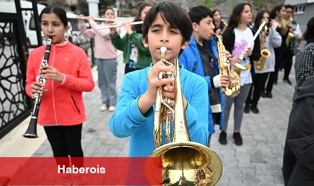 Geleceğin müzisyenleri İstiklal Marşı'mızı seslendirdi - Haberois Geleceğin müzisyenleri İstiklal Marşı'mızı seslendirdi
