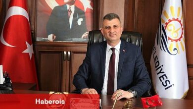 Gölcük Belediye Başkanı Ali Yıldırım Sezer, yayınladığı mesajda, "18 Mart Şehitleri Anma Günü ve Çanakkale Deniz Zaferi'nin 109. yıl dönümü kutlu olsun" dedi