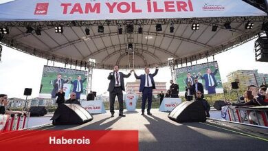 İstanbul Büyükşehir Belediye (İBB) Başkanı Ekrem İmamoğlu, Beylikdüzü Belediye Başkanı Mehmet Murat Çalık ile Beylikdüzü'nde halkla buluştu