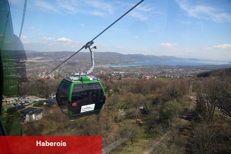 Kartepe'de teleferiğin ilk yolcusu 1 yaşındaki Mila bebek