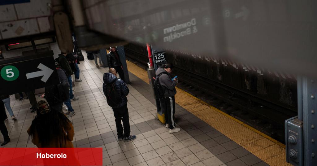 Metrodaki Ölümcül Bir An, New York'un Kalıcı Zorluklarını Yakalıyor
