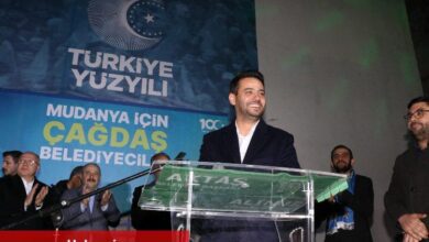 Mudanya'da AK Parti seçim ofisine coşkulu açılış