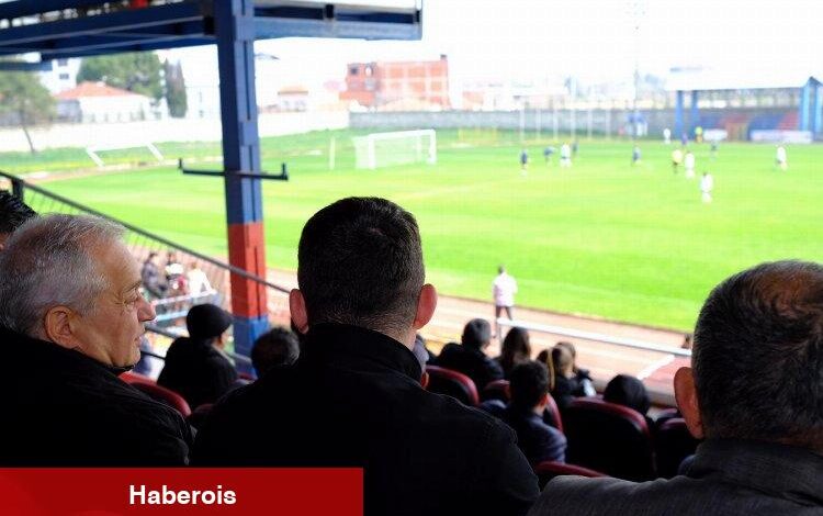 Mustafakemalpaşa’nın güçlü kızlarına Şükrü Erdem’den destek - Haberois Mustafakemalpaşa’nın güçlü kızlarına Şükrü Erdem’den destek