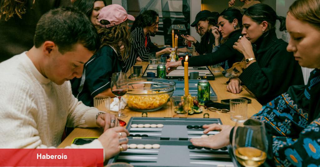 New York'un Lezbiyen ve Biseksüel Tavla Ligiyle Bir Gece