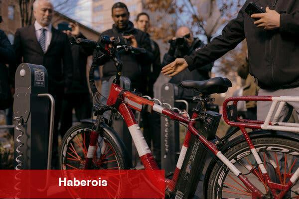 Ölümcül Yangınların Ardından New York Halka Açık E-Bisiklet Şarj Merkezlerini Deniyor
