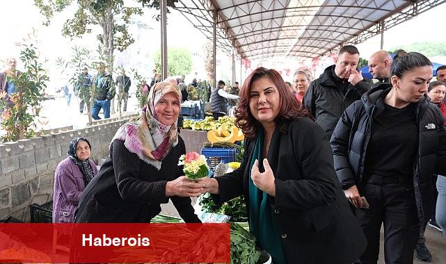 Özlem Çerçioğlu, Sultanhisar Belediye Başkanı Osman Yıldırımkaya ile birlikte Ata Tohumlarından üretilen fidelerin Atça'da dağıtımını yaptı - Haberois Özlem Çerçioğlu, Sultanhisar Belediye Başkanı Osman Yıldırımkaya ile birlikte Ata Tohumlarından üretilen fidelerin Atça'da dağıtımını yaptı