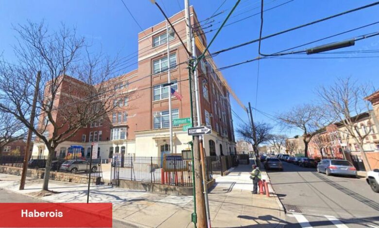 Polis, 8 Yaşındaki Çocuğun New York City'deki Bir Okula Silah Taşıdığını Söyledi - Haberois Polis, 8 Yaşındaki Çocuğun New York City'deki Bir Okula Silah Taşıdığını Söyledi