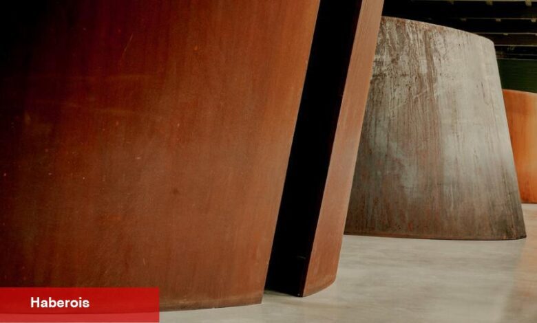 Richard Serra'nın Çelik Eğrileri Bir Anıt Haline Geldiğinde - Haberois Richard Serra'nın Çelik Eğrileri Bir Anıt Haline Geldiğinde